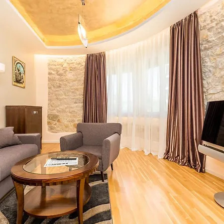 Villas Arbia 5*