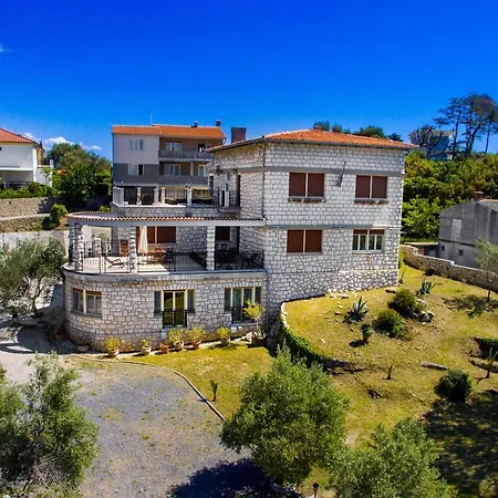 Villas Arbia Banjol